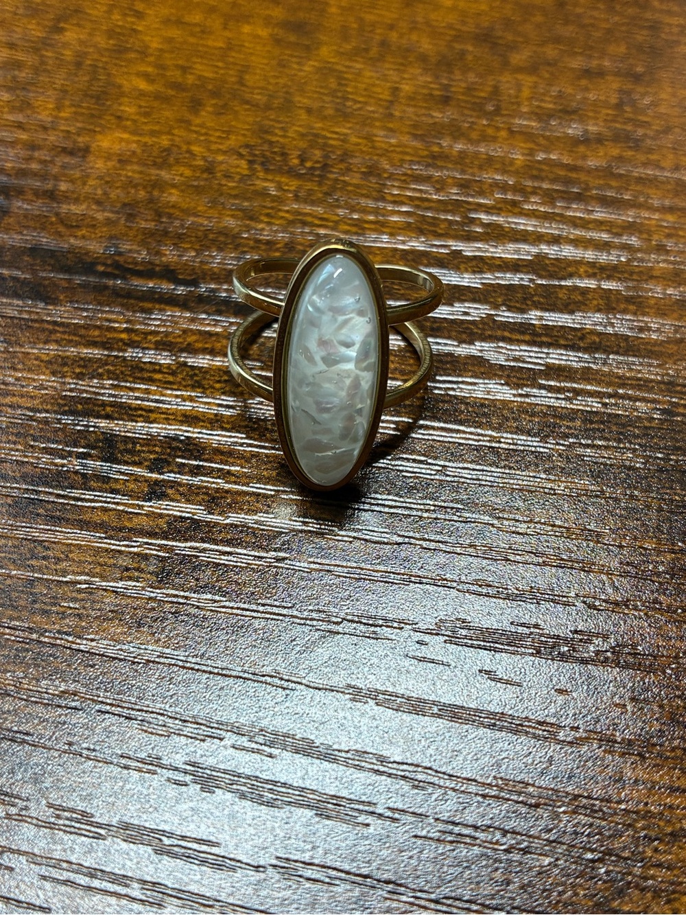 ✨️Mother-of-Pearl Oval Inlay| With Double Banded Adjustable Gold-Tone Ring✨️